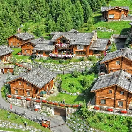 Park Village 아파트호텔 3*
