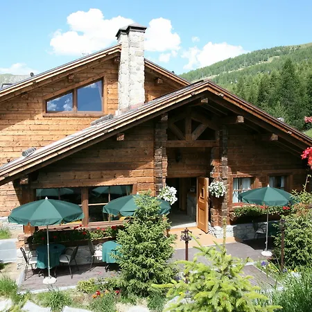 Park Village 3*